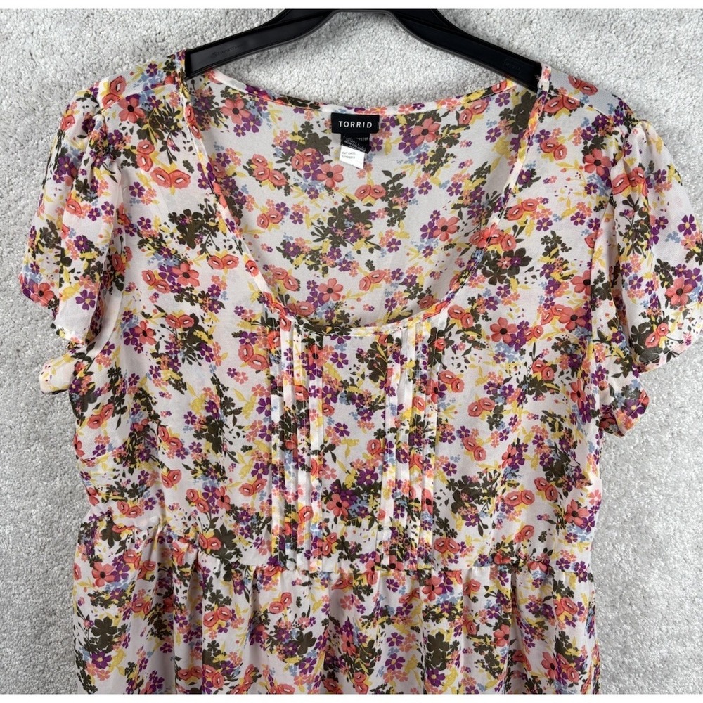 Torrid Womens Cream Pink Floral shirt Top Blouse Pullover Short sleeve XL 0
